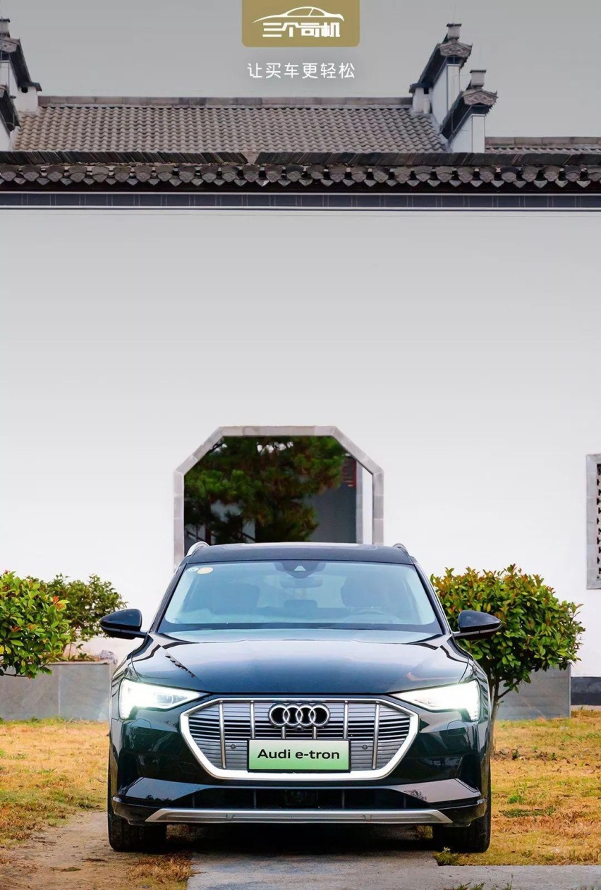 奥迪首款纯电SUV，预售70万起，与特斯拉有哪些不同？