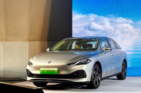 荣威 D7正式登录西南区域 定位中大型轿车12.18万元起售