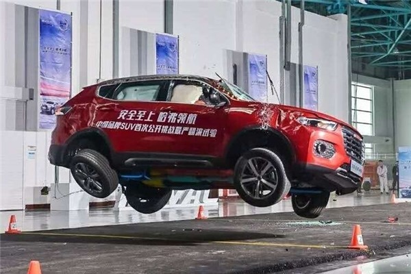 朋友把婴儿车推到4S店！只为找一款15万大空间的SUV