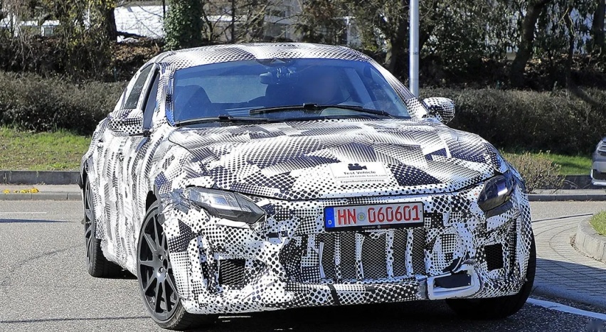 法拉利重新定义SUV，低趴底盘流线身材，确定这是SUV吗？