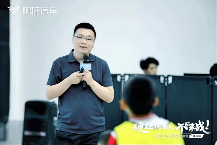 硬杠燃油车的哪吒U Pro来到重庆，起步价不到10万