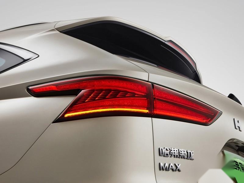 四驱车卖出两驱价！15.98万起的哈弗枭龙MAX，如何狂虐合资SUV？