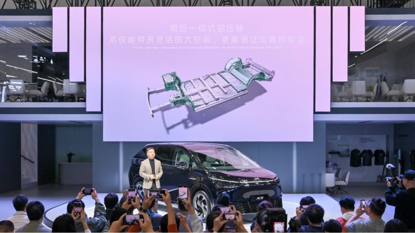 扶摇架构再进化 超智驾大七座小鹏X9 38.8万元起广州车展预售
