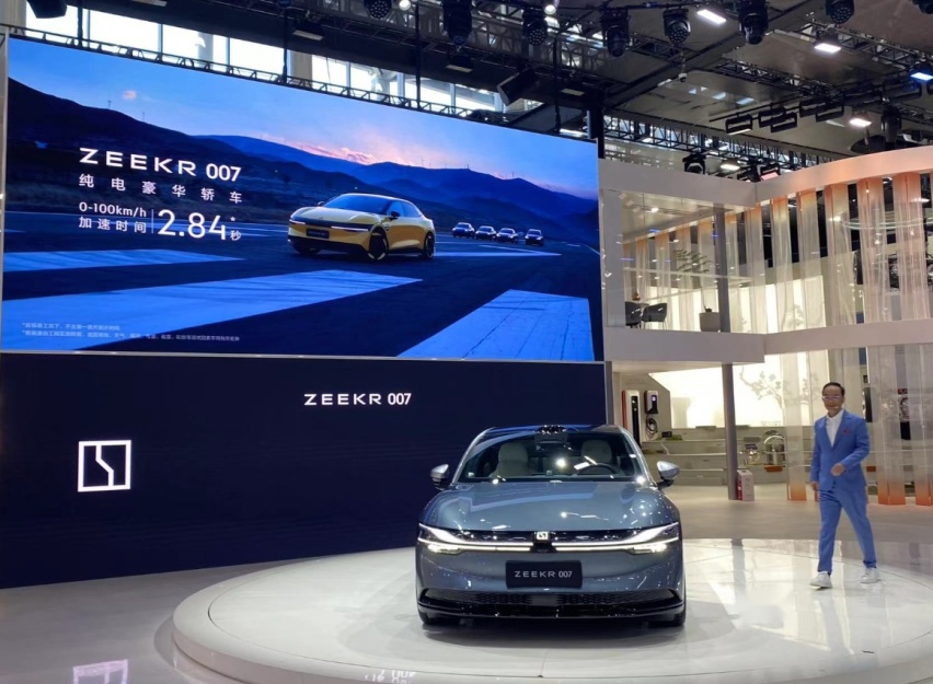 特斯拉Model 3迎来强敌，续航达870km，2.84秒破百