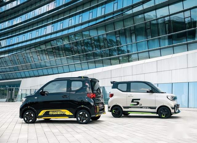 “国民神车”跌落神坛，曾红透半边天的五菱小车为啥不好卖了？
