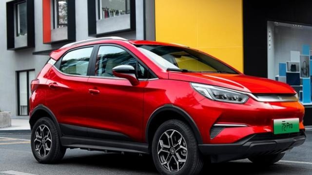 十万预算买纯电SUV,几何E最高续航有401km,值得买吗?
