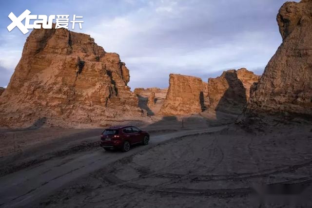 探索全球SUV销冠的秘密！奇骏穿越无人区，靠的是什么本事？