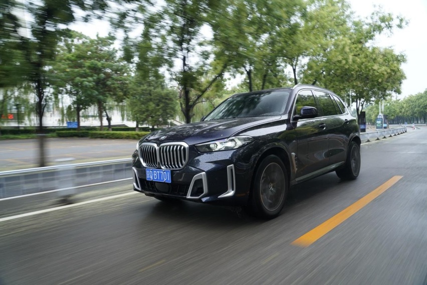 豪华旗舰SUV，奥迪Q6和宝马X5，谁能做到“面面俱到”？