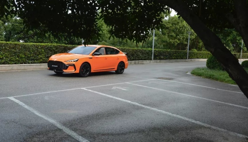 “斜杠青年”多面手 道路试驾第三代MG6 pro