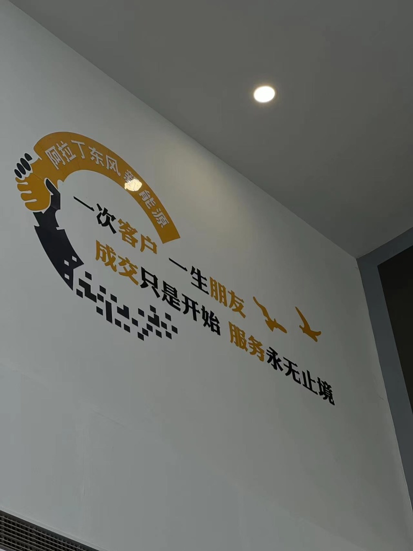 轴距2660mm，配无框车门，纳米01以越级“颜智”登陆郑州