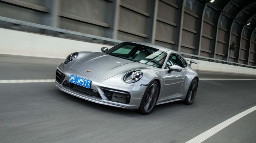 牛X评测：实测3.69秒破百 保时捷911 Carrera 4S有何魅