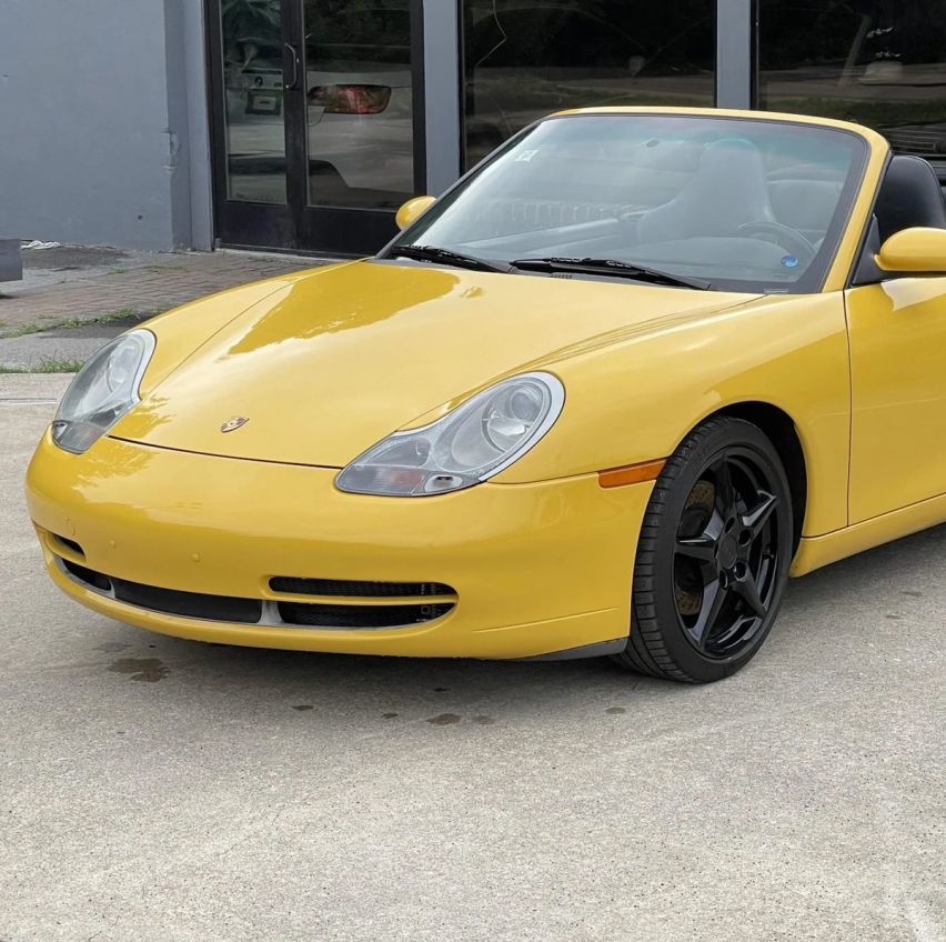 1999款保时捷911 Carrera敞篷车今日在海外拍卖