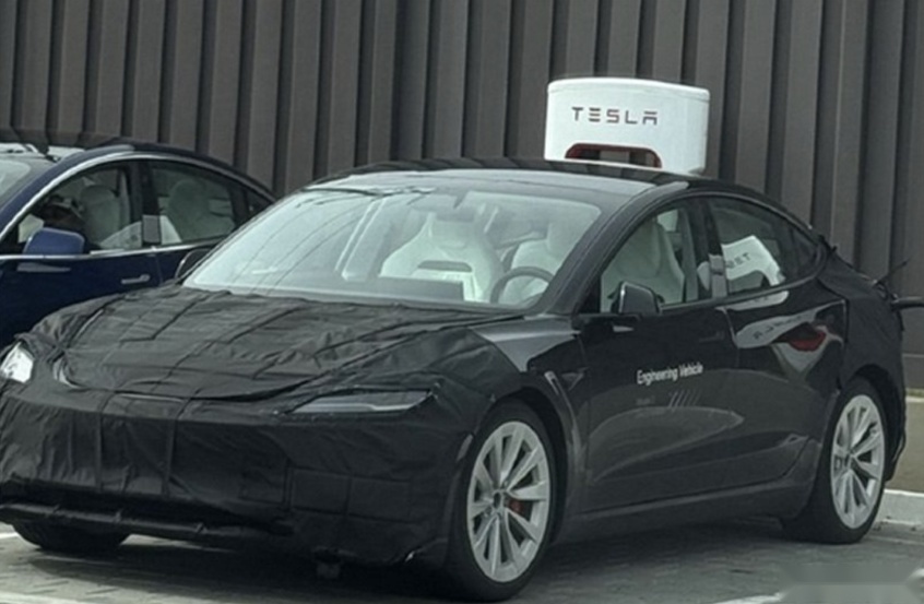 零百加速3.3秒，特斯拉Model 3高性能版谍照曝光