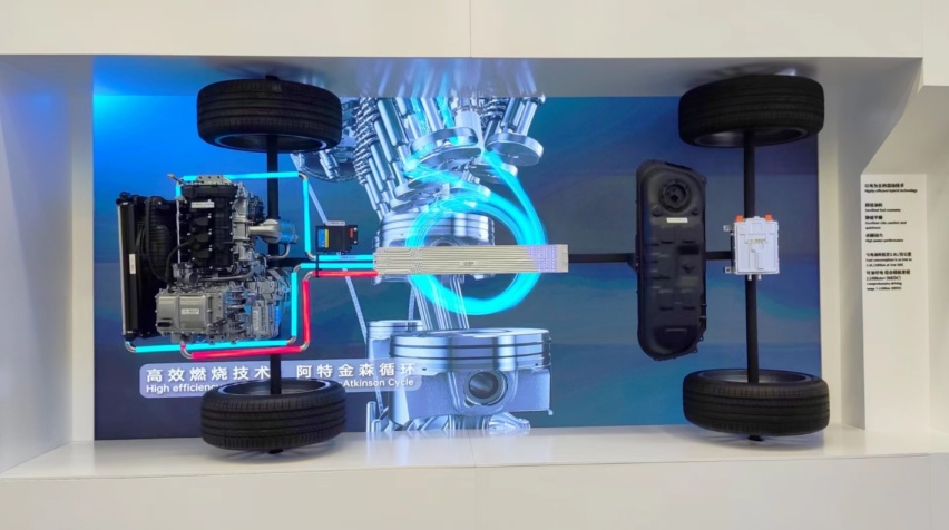 比亚迪混动+华为车机？还是7座中型SUV 全新蓝电E5实力出众！