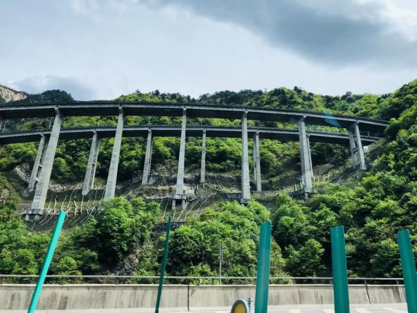 天上的路！与吉利“双缤”探寻新蜀道建筑奇迹