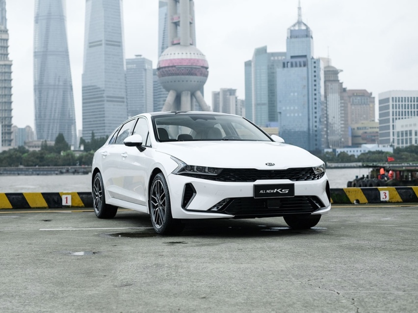 包牌价16.18万起的中型车 教授后悔买车买早了