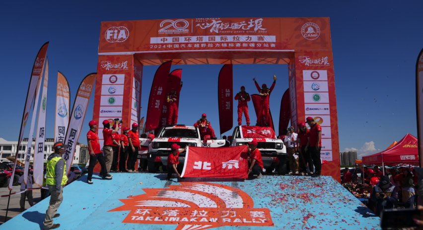 首秀告捷，陈震驾驶全新BJ40斩获SS9赛段冠军，圆梦环塔飞驰人生