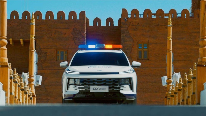 批量警务用车交付 江淮QX PHEV正式列装公安系统