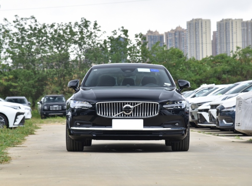 沃尔沃S90，与宝马5系同级，直降10万，性价比如何？