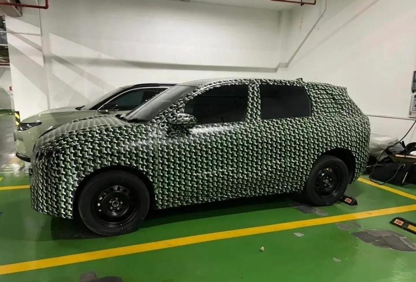 疑似零跑新车曝光，定位紧凑SUV，整体造型圆润