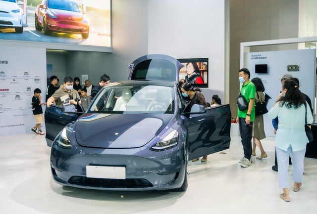 特斯拉没到上海车展 但全系车型亮相昆明车展