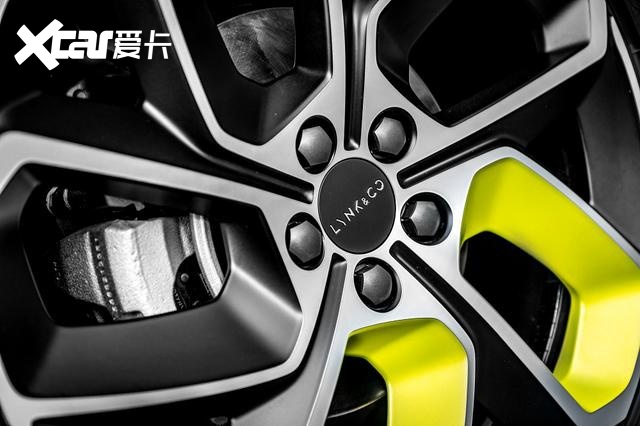 拳打宝马X4、脚踢奥迪Q3等车型，领克05这身板能行不？