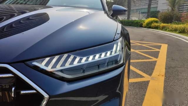 5.6秒破百、3.0T V6引擎的魅力，深入试驾奥迪A7L