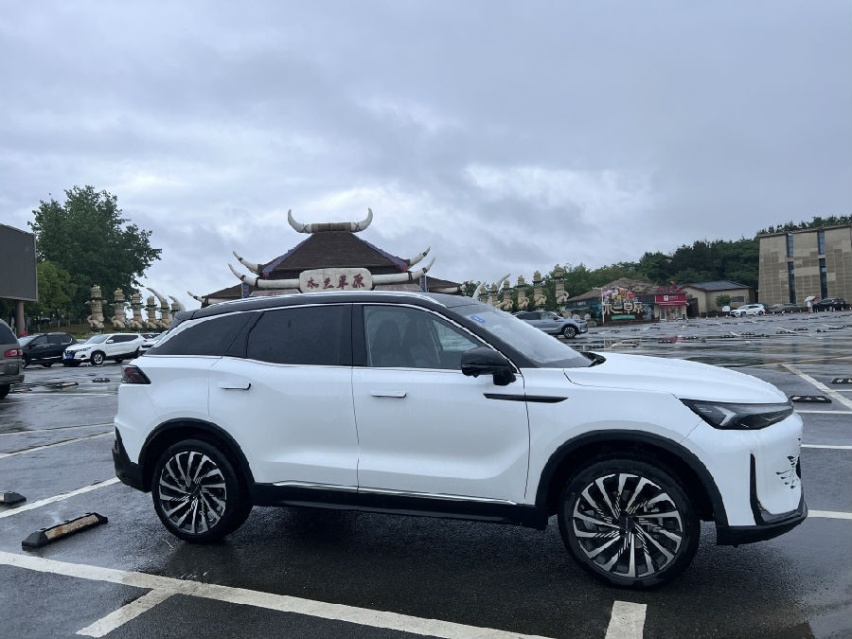 适合都市家庭生活的十万级SUV 试驾北京新X7