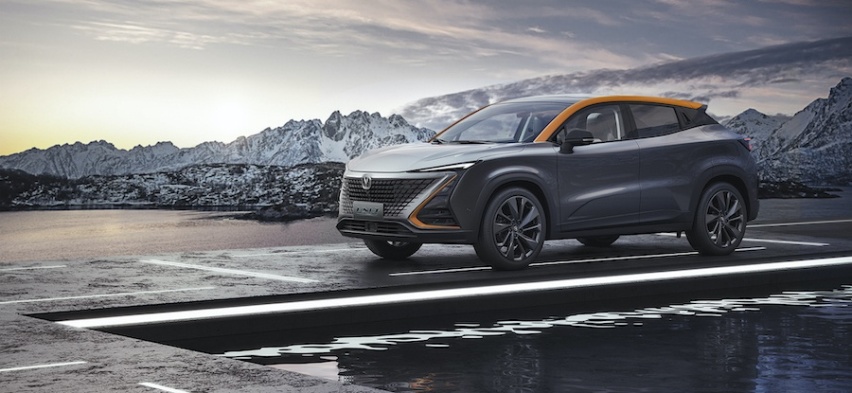 进击的轿跑SUV 长安高端品牌UNI大作