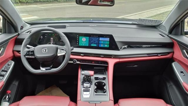 试驾第二代CS75PLUS，全系8AT、造型配置没得挑，还有槽点吗？