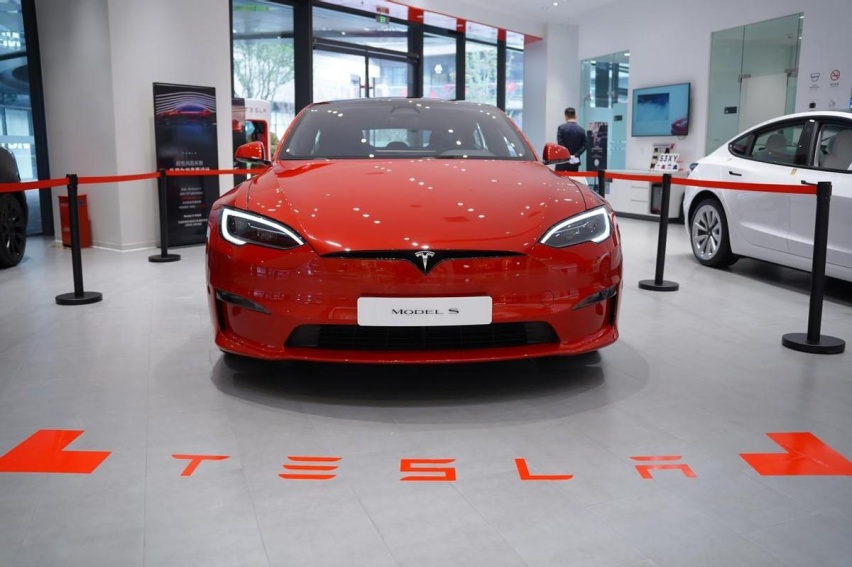 特斯拉Model S Plaid江西首秀 新款车型亮相南昌