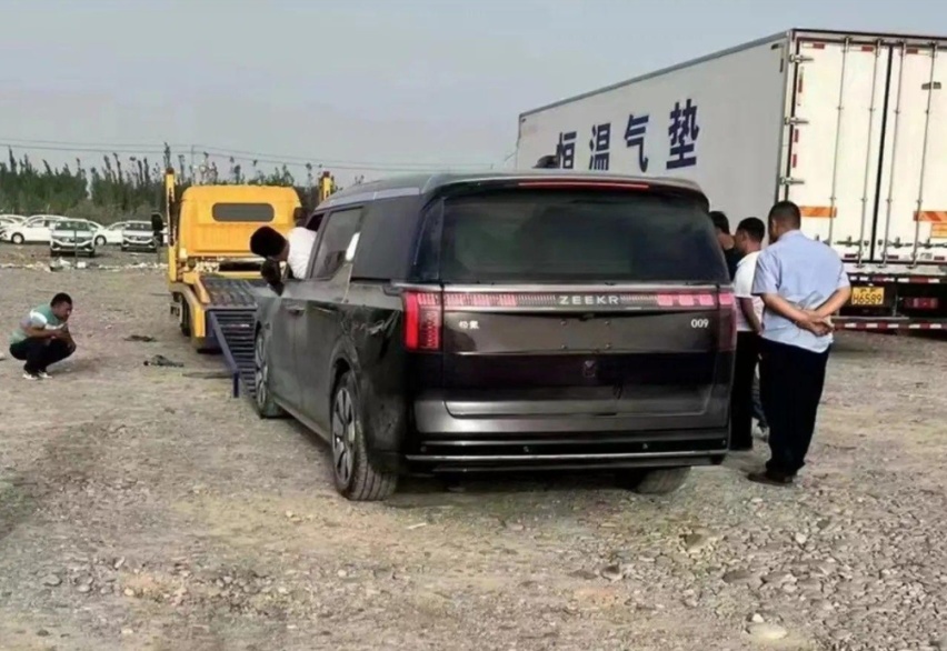 个性灯光设计语言 极氪009预告图发布 撞脸劳斯莱斯？