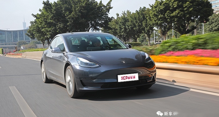 特斯拉Model 3性能版极限测试：这台车竟然能漂移，你信吗