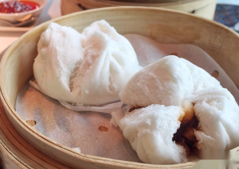 新劲炫和《葫芦兄弟》进城,探店文和友——打卡地道美食