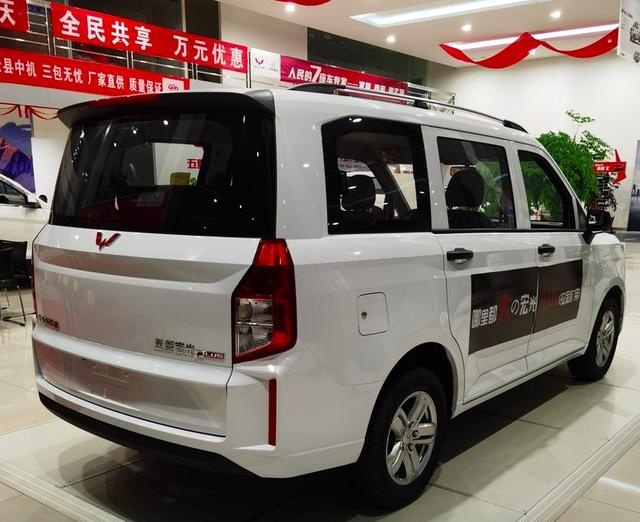 2020款五菱宏光PLUS进店实拍！提供四种座椅布局