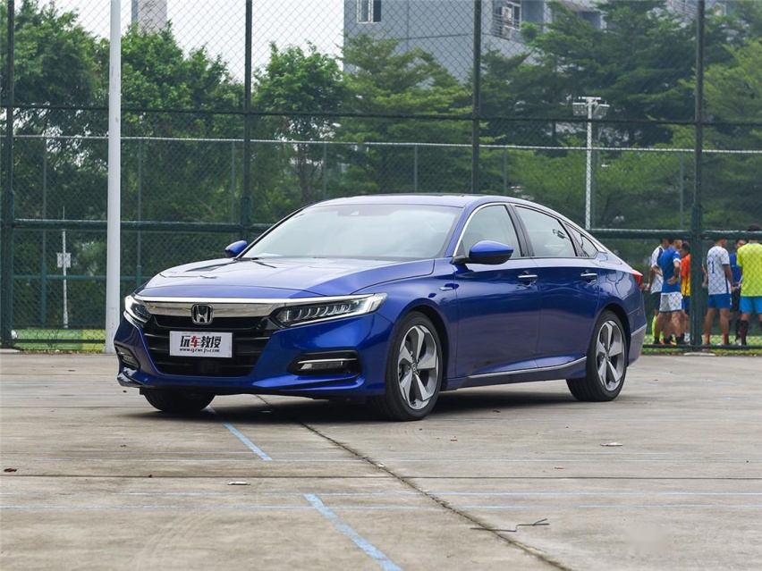 10到30万预算，小白买什么轿车不会后悔？