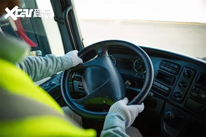 让一部分自动驾驶卡车先跑起来