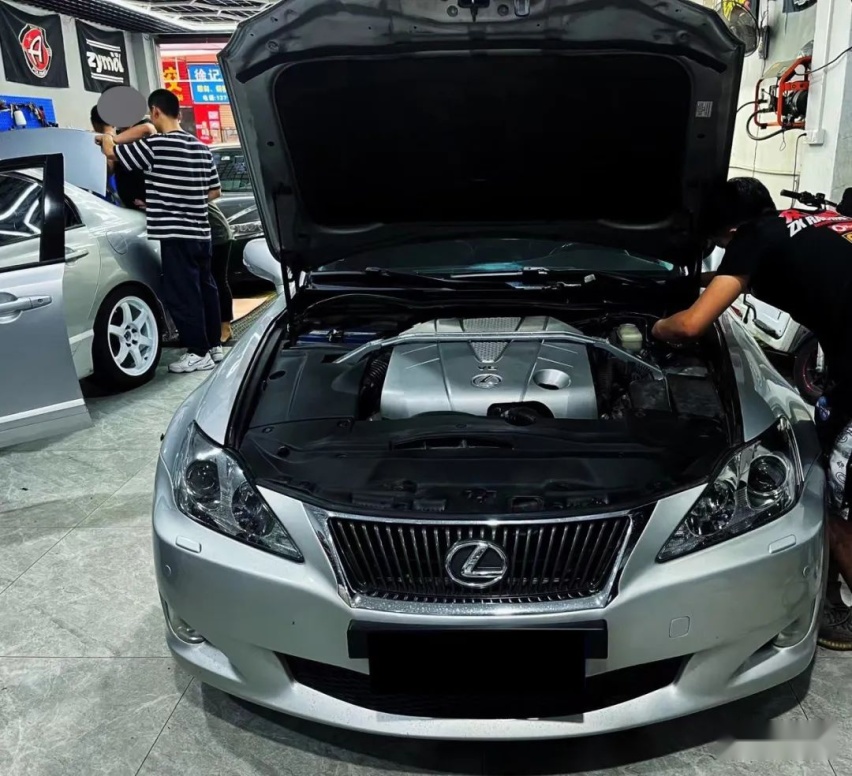 3.5 V6+后驱的雷克萨斯IS300，雷车也能玩出