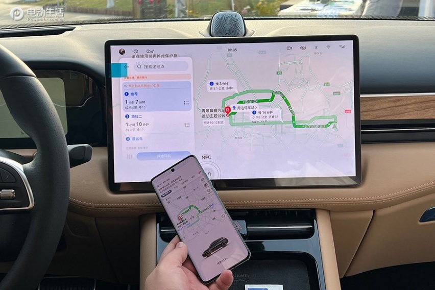 问界M5 EV城市试驾！动力很灵敏/智能很华为