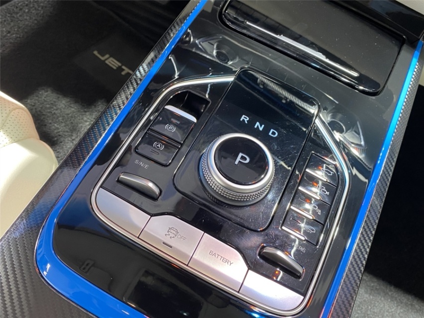 前脸变化很大 广州车展实拍新款捷途X70S EV