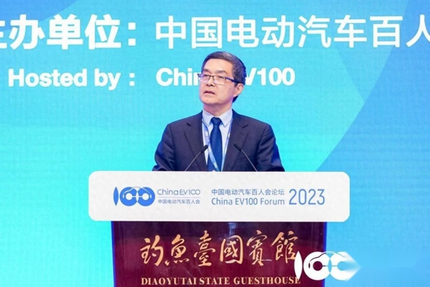 插混和增程到底谁胜谁负？欧阳明高院士：插电混动选择性更强