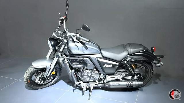 新车|26980元起,劲阶复古巡航赛科龙RA401,同级别性价比之王