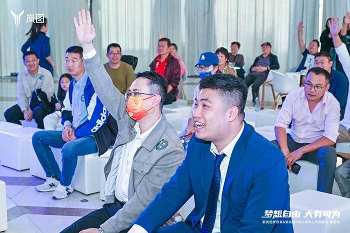 一口气从武汉开到深圳 2024款新岚图梦想家综合续航1231km