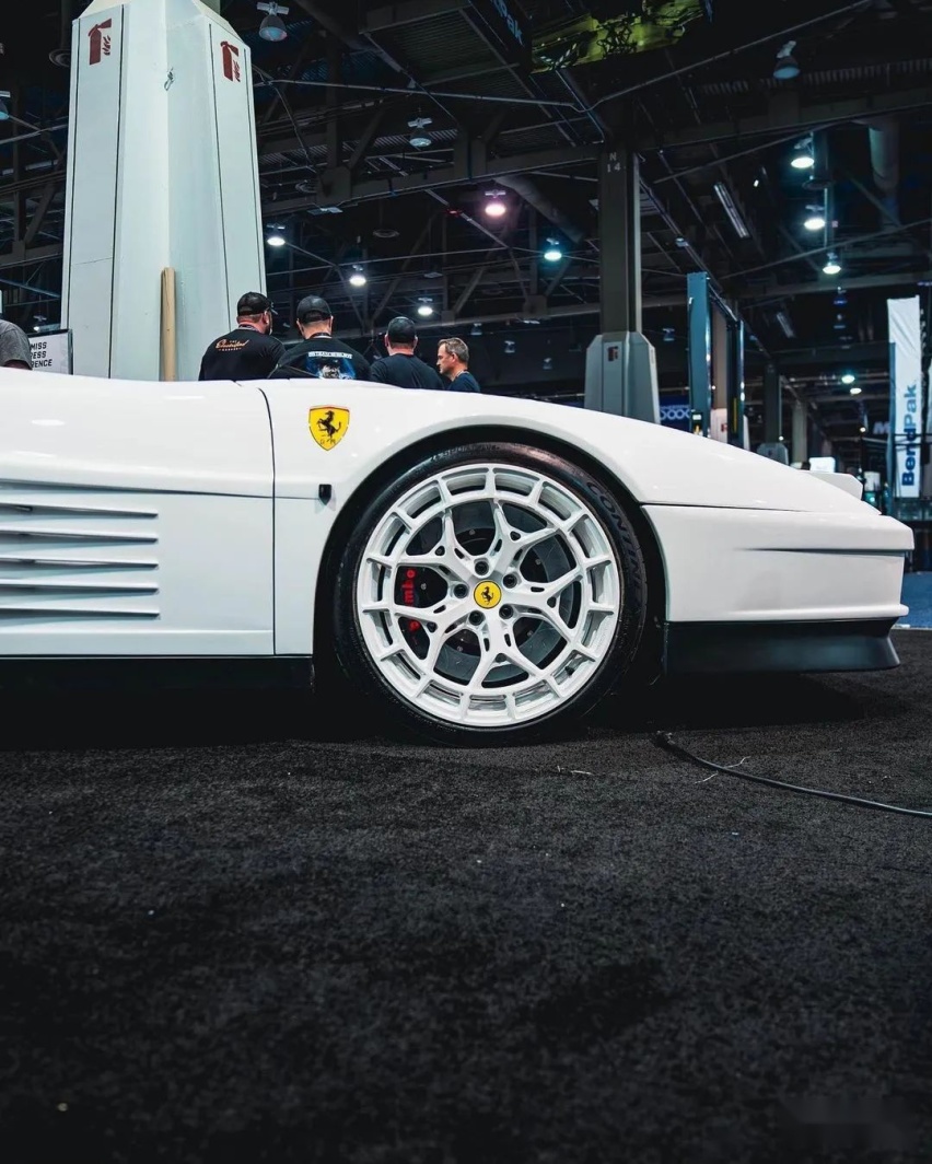 油改电+现代化改装的法拉利Testarossa，让