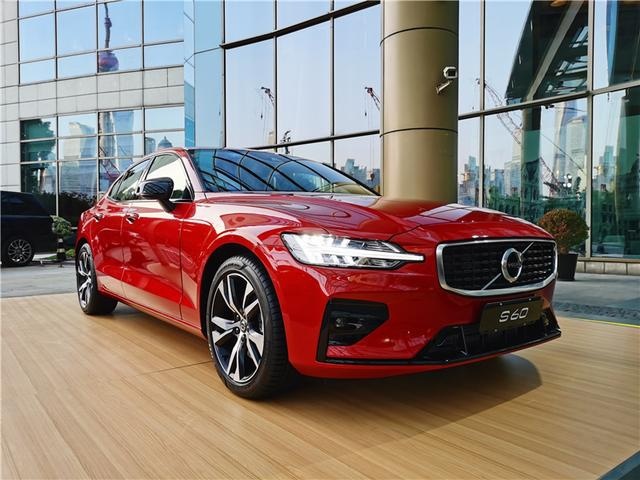 沃尔沃全新S60售价28.69万元起，标配清洁驾驶舱系统