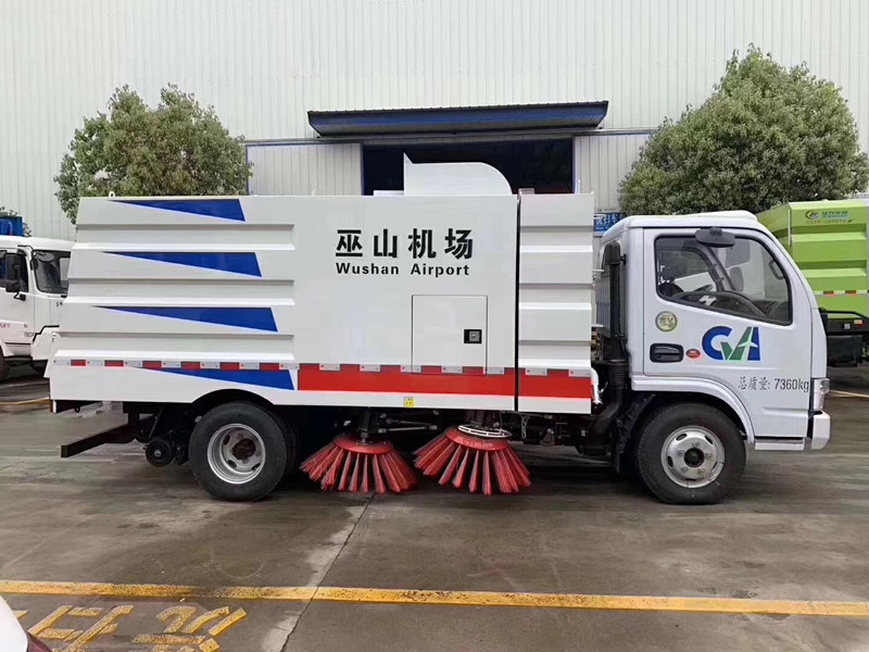 东风多利卡扫路车（1.5方水/4方尘）
