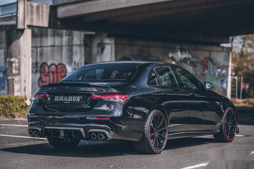 the-new-brabus-800-is-a-wolf-in-sheep-s-skin-has-more-torque-than-a-laferrari_6.jpg