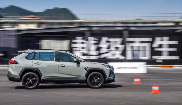 两种排量三种四驱系统，全新RAV4荣放要做专业SUV