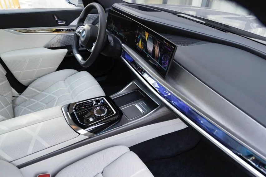 BMW i7驶向长期主义的可持续电动化未来｜Experience