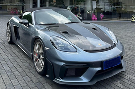 跑车造型更运动，4.0L发动机加持，详解保时捷718 Spyder R